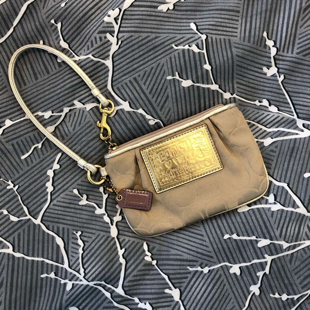 Coach Poppy Wristlet